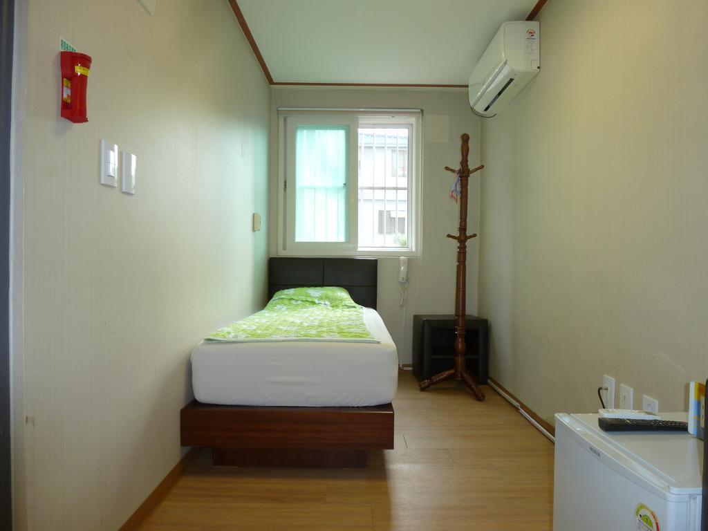 New Myeongdong Guesthouse Seoul Room photo